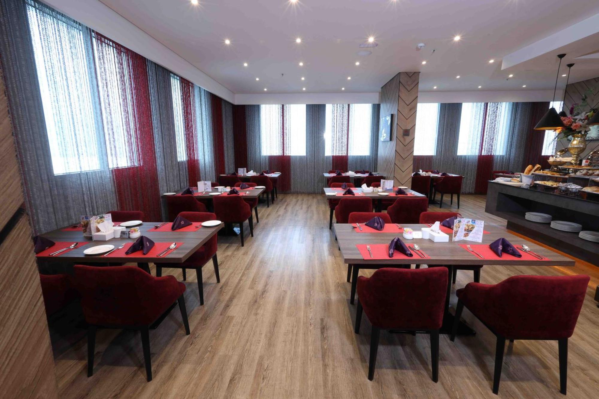 Fortis Hotel Fujairah Buitenkant foto